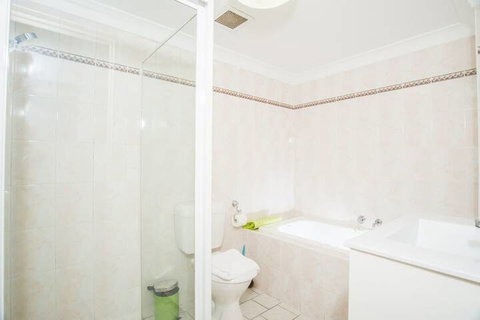 Spacious & Cozy Apartment In Heart Of Redfern - Sydneys Hotel 4