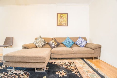 Spacious & Cozy Apartment In Heart Of Redfern - Sydneys Hotel 7