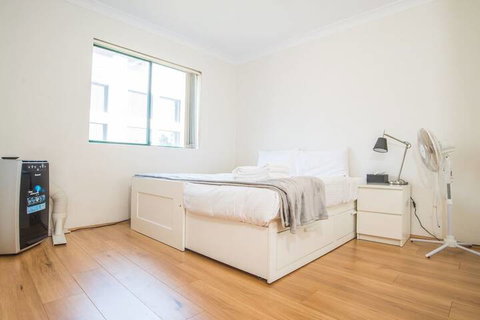 Spacious & Cozy Apartment In Heart Of Redfern - Sydneys Hotel 1