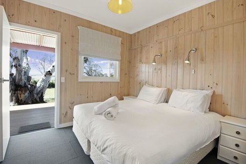 Rivendale - Sydneys Hotel 3