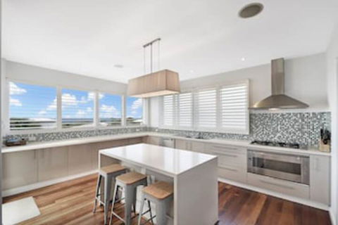 Sea Splash 75 Lorikeet Drive - Sydneys Hotel 0