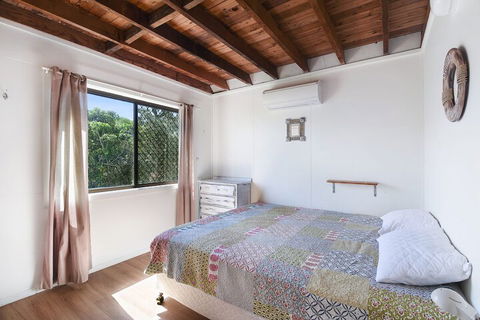 Chalet By The Sea, 10 Pelican Street, Peregian Beach - Sydneys Hotel 6