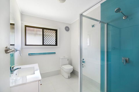 Chalet By The Sea, 10 Pelican Street, Peregian Beach - Sydneys Hotel 1