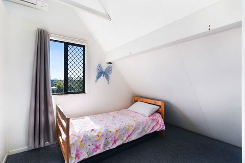 Chalet By The Sea, 10 Pelican Street, Peregian Beach - Sydneys Hotel 5