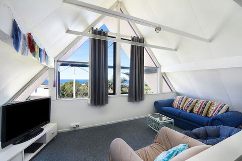 Chalet By The Sea, 10 Pelican Street, Peregian Beach - Sydneys Hotel 3