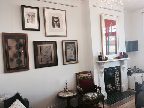 Assemblage Boutique Art Bed & Breakfast - Sydneys Hotel 1