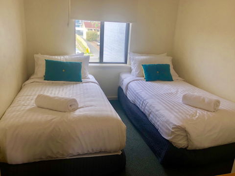 West Beach Lagoon 114 â€“ Great Ocean Views - Sydneys Hotel 4