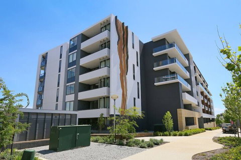 Large Modern 2 Bedroom Apartment Near Lake Claremont - Sydneys Hotel 1