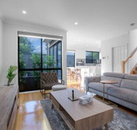 Impressive  Spacious new Townhousepreston - Sydneys Hotel