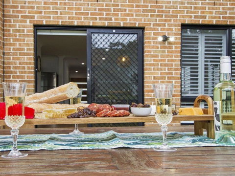 The Great White Beach Living At Its Best - Sydneys Hotel 2