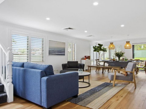 The Great White Beach Living At Its Best - Sydneys Hotel 6