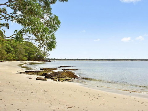 The Great White Beach Living At Its Best - Sydneys Hotel 5