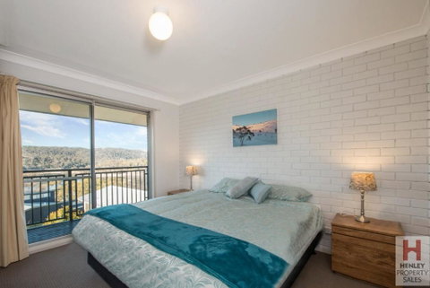 Erulisse Spacious Townhouse With Magical Lake Views - Sydneys Hotel 3
