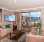 Erulisse Spacious townhouse with magical lake views - Sydneys Hotel