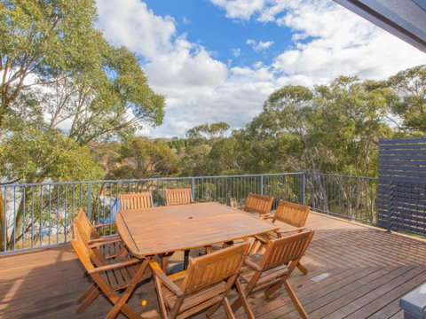 The Lakefront 69 Townsend Street - Sydneys Hotel 4