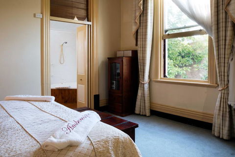 Amberesque B & B - Sydneys Hotel 1