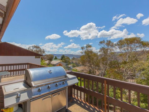 Snowy Saga 2 Jindabyne - Sydneys Hotel 1