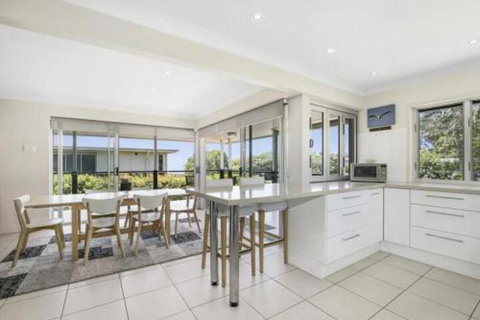 Moreton View - Sydneys Hotel 2
