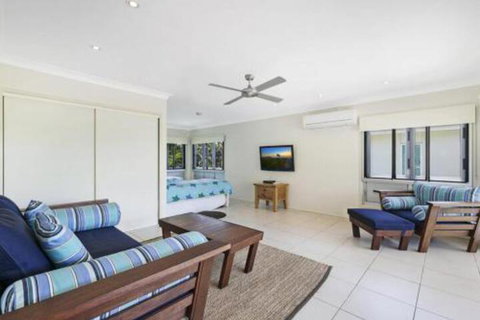Moreton View - Sydneys Hotel 4