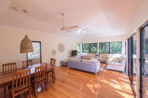 Banksia - Sydneys Hotel 0
