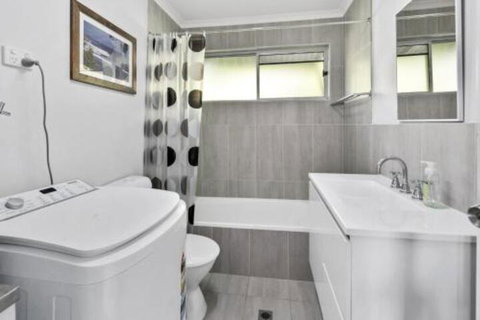 Cocomo - Sydneys Hotel 6