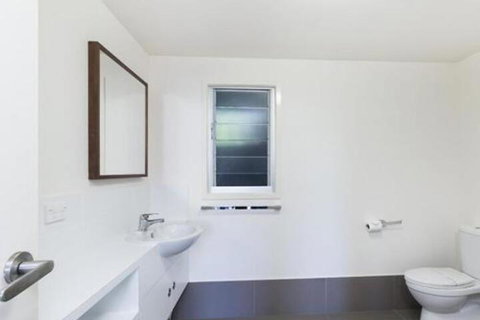 Endless Summer - Sydneys Hotel 6