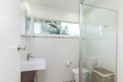 Endless Summer - Sydneys Hotel 7