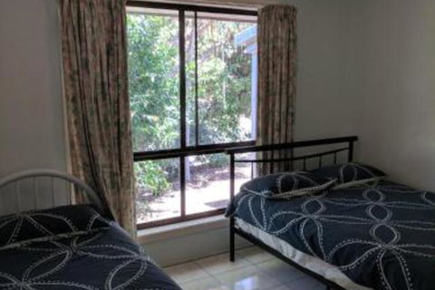 Lazy Days - Sydneys Hotel 6