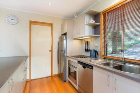Adrift - Sydneys Hotel 2