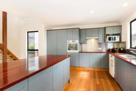 Quarterdeck - Sydneys Hotel 6