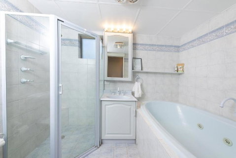 Ocean Crest 10 - Sydneys Hotel 3