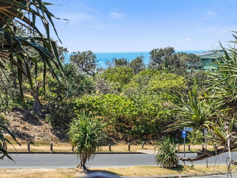 16 Pt Lookout Beach Resort - Sydneys Hotel 4