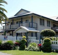 Tokelau 2 Tuncurry Townhouse - Sydneys Hotel