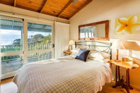 Yallingups Best Located Beach House - Sydneys Hotel 2