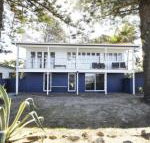 Happy Tides Beachfront Holiday Home - Sydneys Hotel