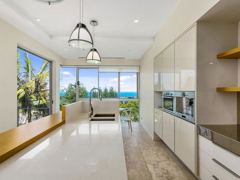 Platinum Status Sunshine Beach - Sydneys Hotel 1