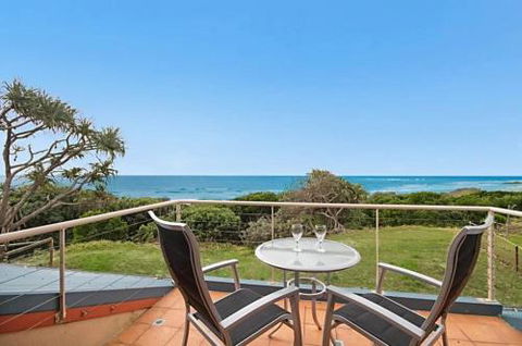 Absolute Beachfront At Hastings - Sydneys Hotel 3