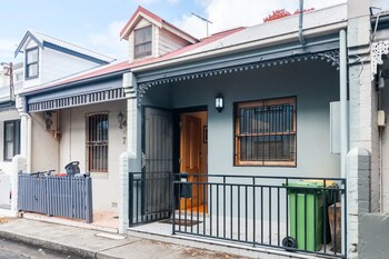 Quiet Terrace Townhouse On The City Fringe - Sydneys Hotel 3