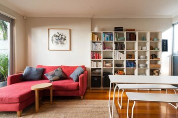 Quiet Terrace Townhouse On The City Fringe - Sydneys Hotel 4