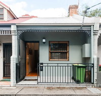 Quiet Terrace Townhouse on the City Fringe - Sydneys Hotel