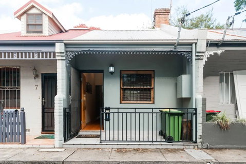 Quiet Terrace Townhouse On The City Fringe - Sydneys Hotel 0