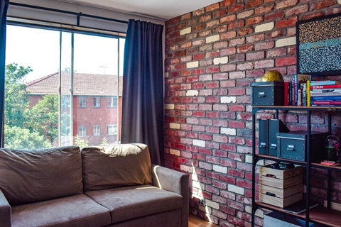 Stylish Modern 1 Bedroom Apartment In Marrickville - Sydneys Hotel 2