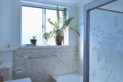 Stylish Modern 1 Bedroom Apartment In Marrickville - Sydneys Hotel 3