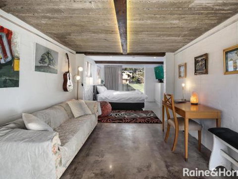 White Beach Studio 42a Ash Street - Sydneys Hotel 5