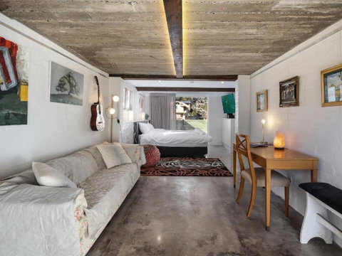 White Beach Studio 42a Ash Street - Sydneys Hotel 6