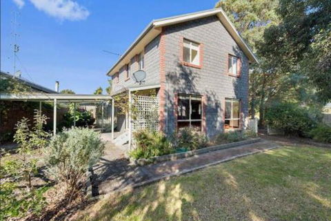 GUMS & ROSES Family Home In The Heart Of Town. - Sydneys Hotel 6