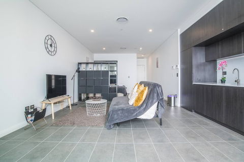 Home With Convenient Location! Close To Train&cbd - Sydneys Hotel 6