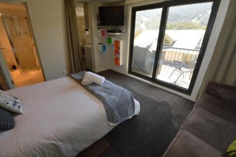 Celesia 2 - Sydneys Hotel 4