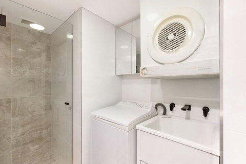 Sydney CBD Studio Apartment 1704 KNT - Sydneys Hotel 6