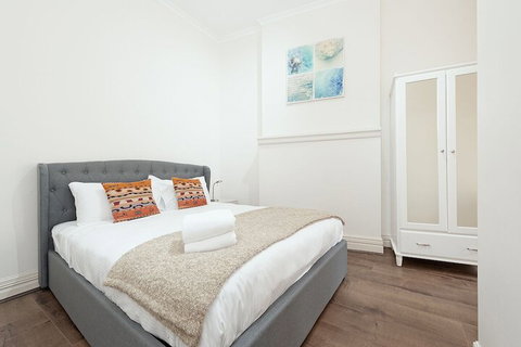 Stunning Sydney Home 2 - Sydneys Hotel 7